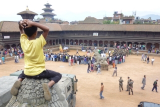 Getting a high vantage point to watch the bloody ceremony