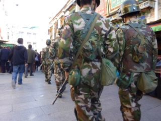 Sneaky picture of Chinese soldiers, taken at huge risk of who-knows-what